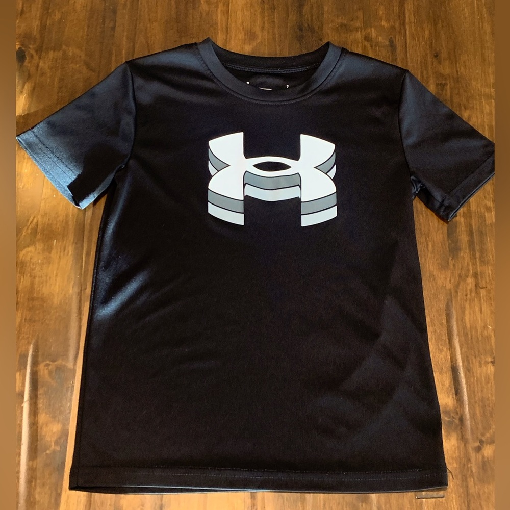 Under Amour Dri Fit Tee Size 7